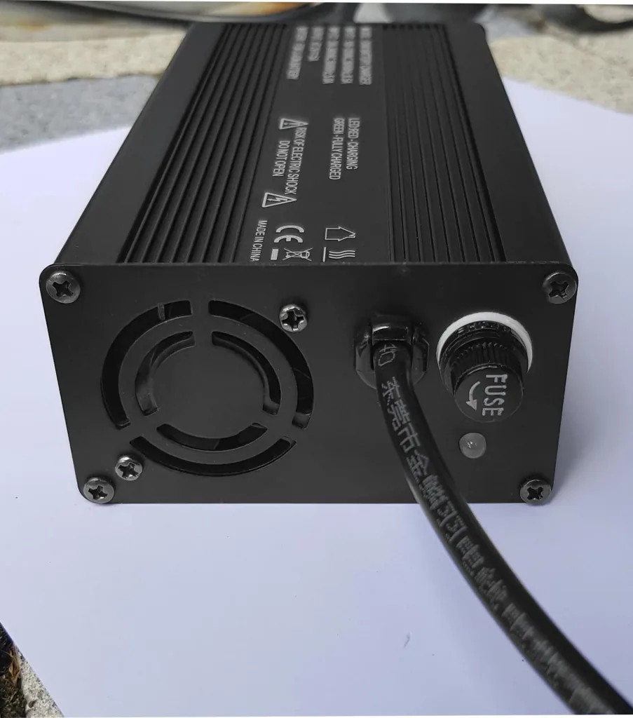 Elektro-Roller La Spezia, 45 km/h, 2000 Watt, 60V/20 Ah Lithium-Ionen Akku, Schwarz