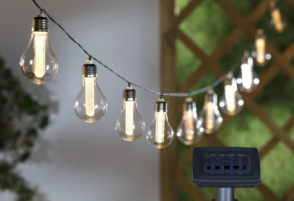 Solar Lichterkette mit 10 Filament Lampen