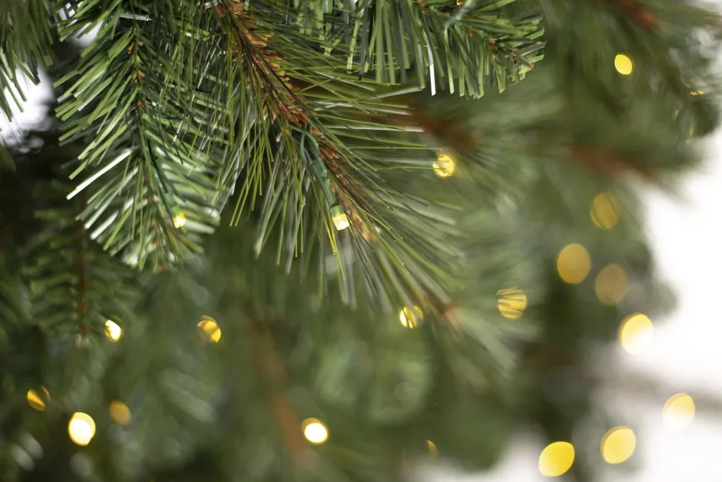 Evergreen Künstlicher Weihnachtsbaum Mesa Fichte inklusive Lichterkette 180 cm Grün