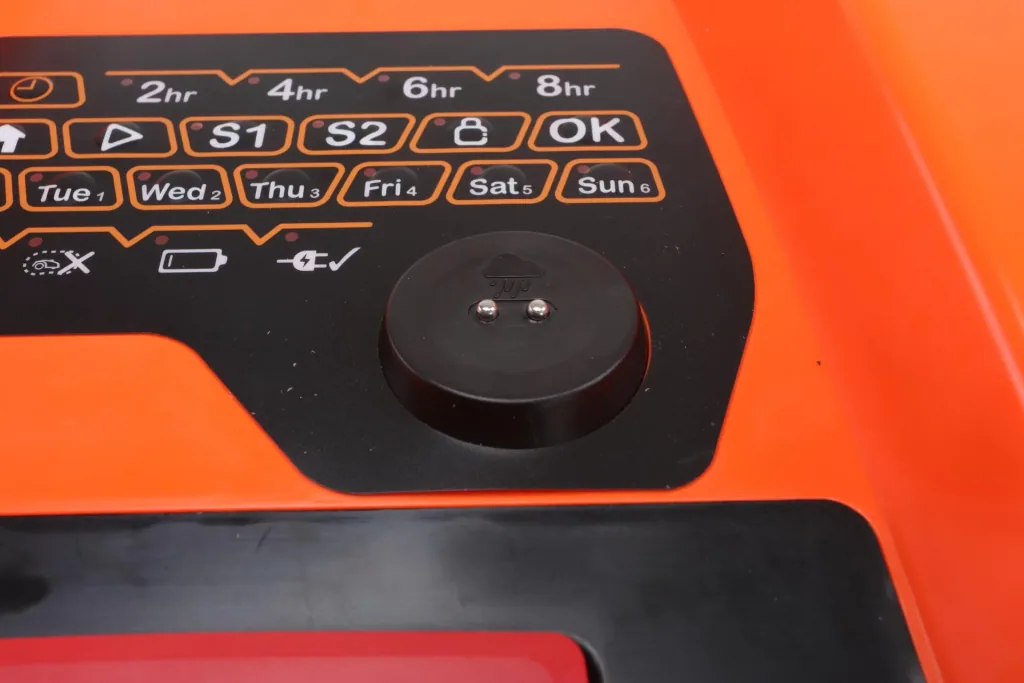 Mähroboter Classic 600B - bis 600 m²