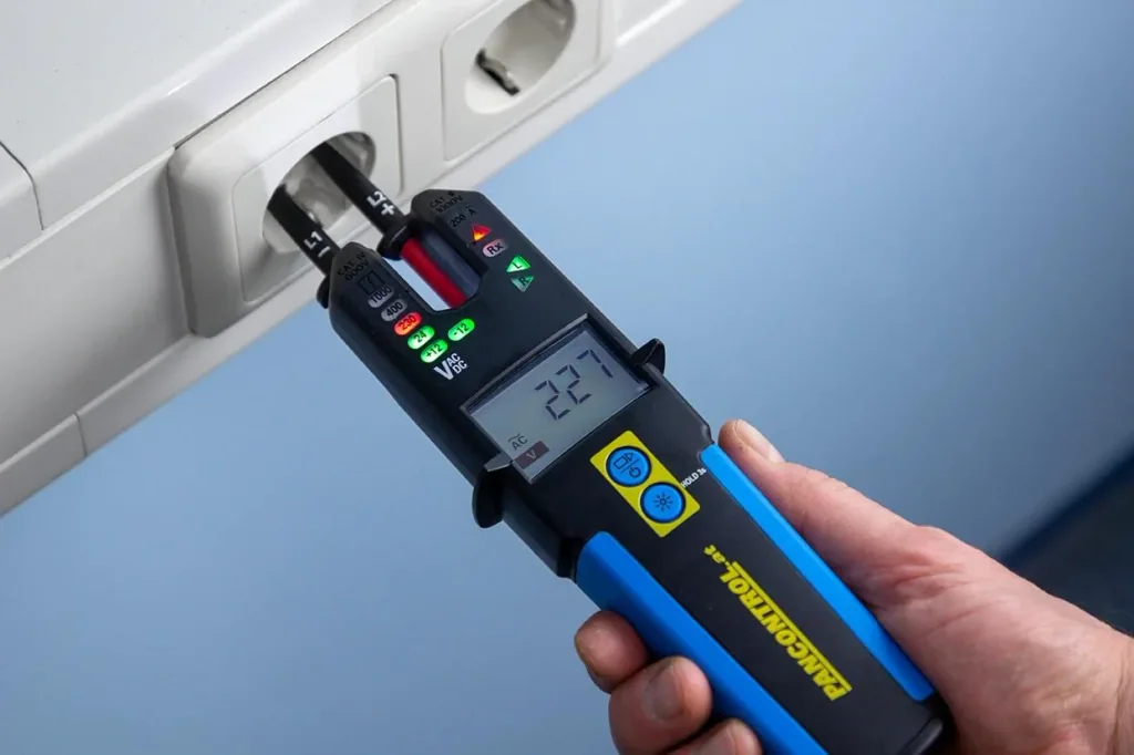 Strom- und Spannungsprüfer mit LED/LCD Anzeige, bis 1500V DC, bis 1000V AC, bis 200A AC/DC