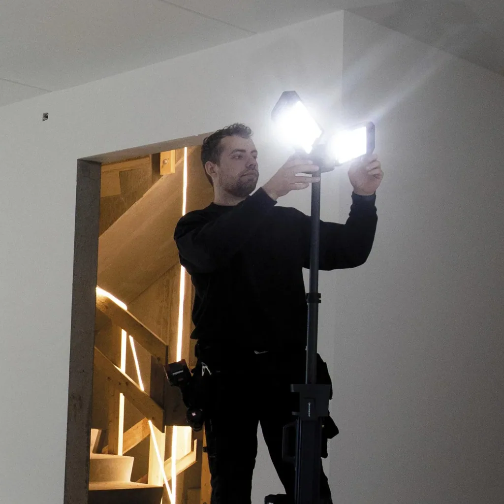 Handflutlichtstrahler TOWER LITE CAS
