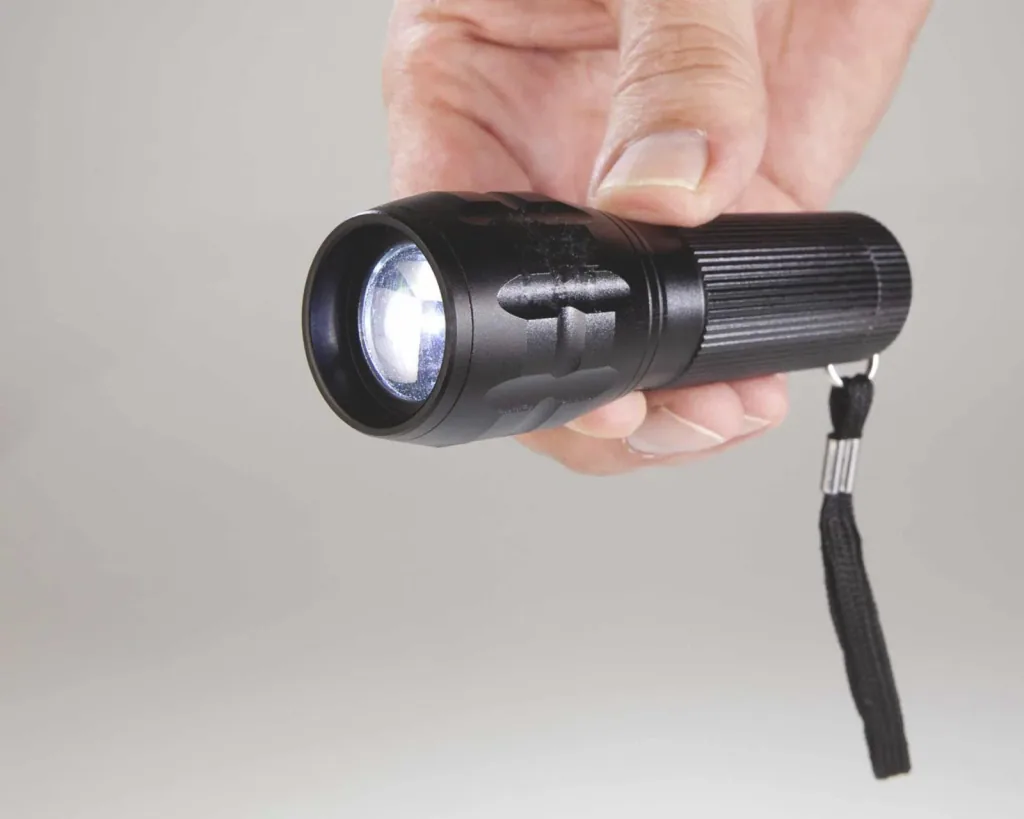Fokussierbare Taschenlampe aus Aluminium - mit 5 Watt CREE LED