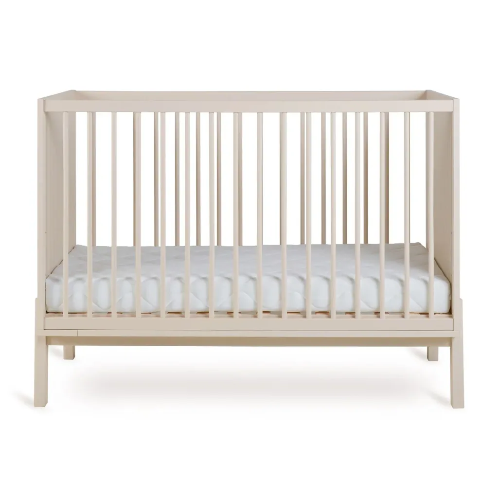 Quax Ashi Babybett 120x60 cm – Höhenverstellbares Gitterbett mit Stil | Modernes Kinderbett aus Massivholz
