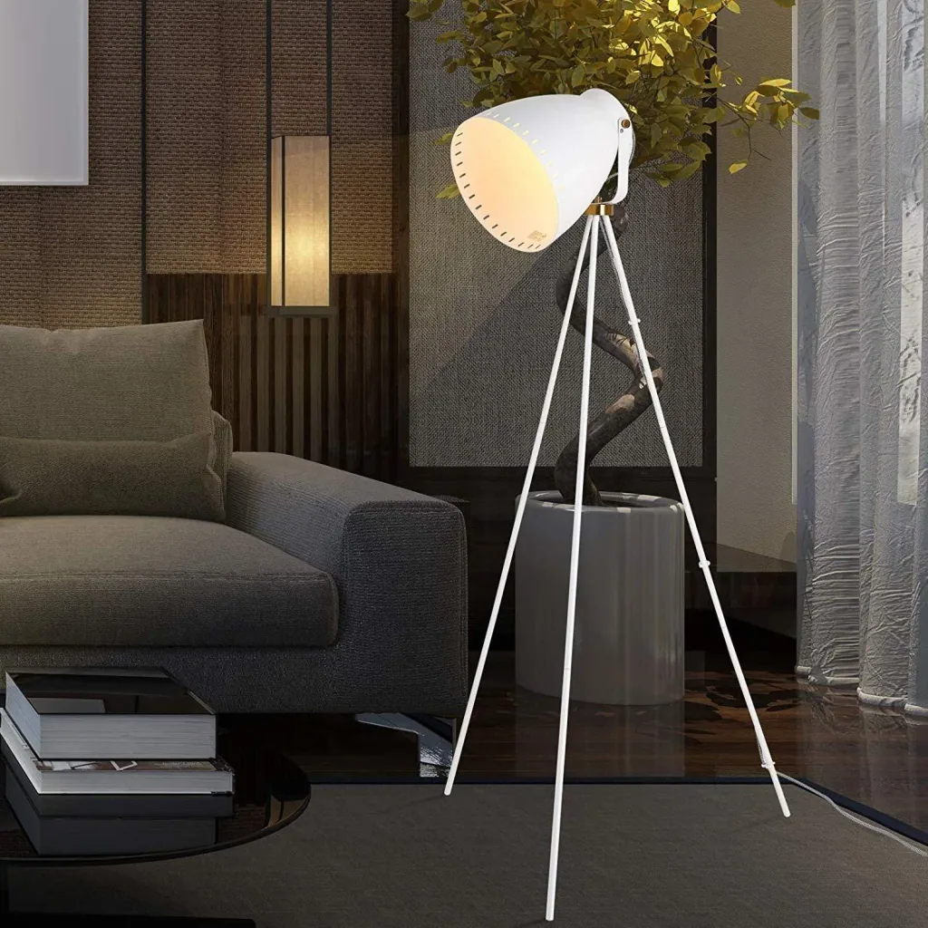 Tripod-Stehlampe