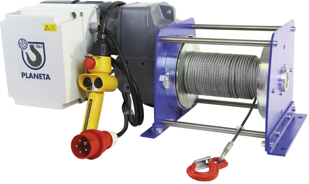 Elektro-Seilwinde PFW-C 990 einsatzfertig, max. 990 kg (1. Lage), 400V, 50 m Seil, IP55, Hubwinde für Materialtransport