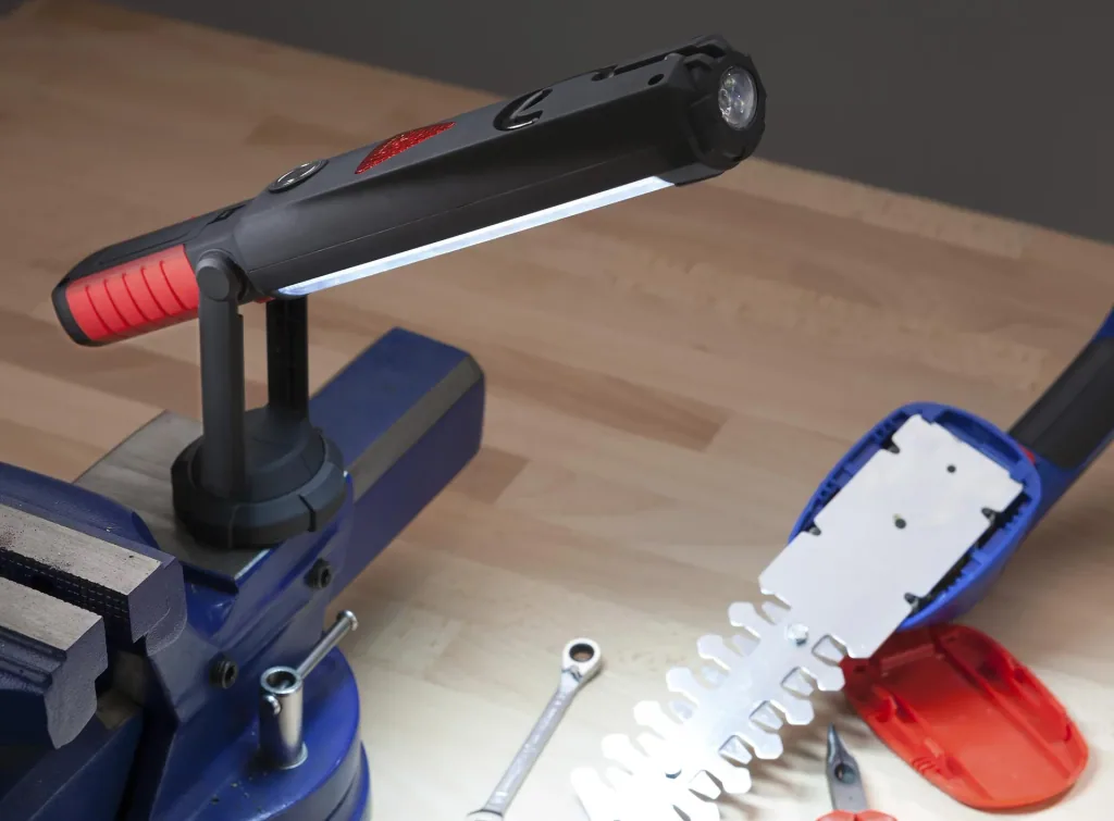 Arbeitslampe mit Warnblinklicht
