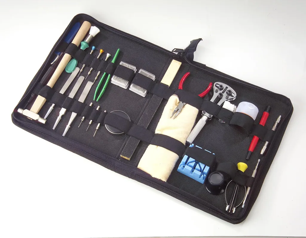 Großes Uhren Werkzeug Set, 28-teilig im hochwertigem Kunstleder Etui