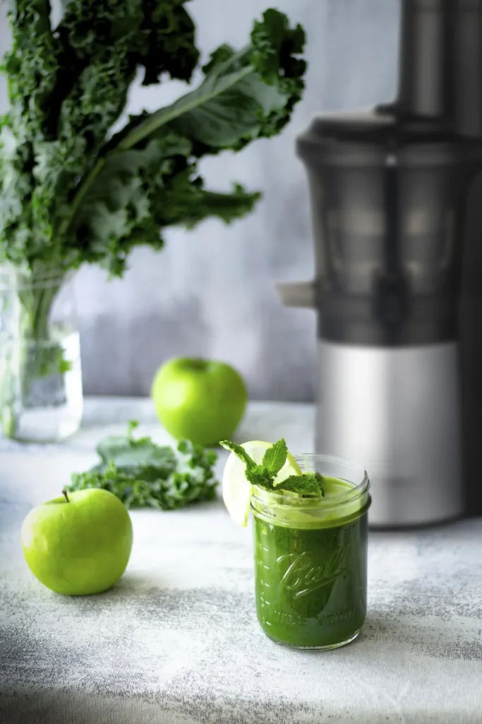 Entsafter, Design Slow Juicer "SJW 300", Edelstahl, Schwarz, 300 Watt