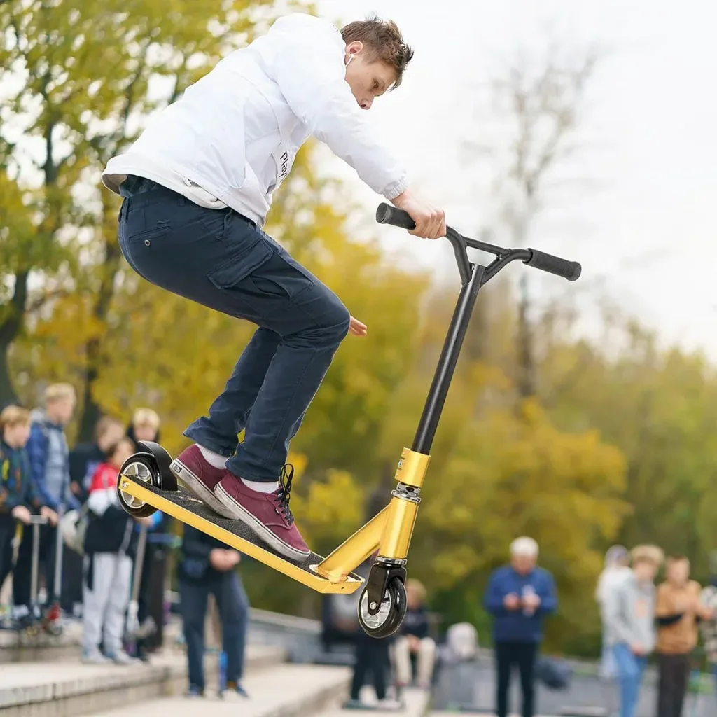 Stunt Scooter für Kinder 360° Lenkung über 14 Jahre alt Kick Scooter Fun Scooter mit Deck Gummigriffe Hinterradbremse AB