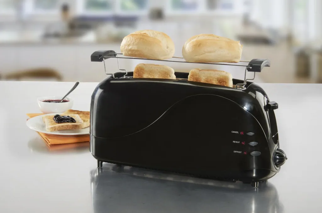 Langschlitz-Toaster schwarz 1000 Watt, schwarz mit Brötchenaufsatz
