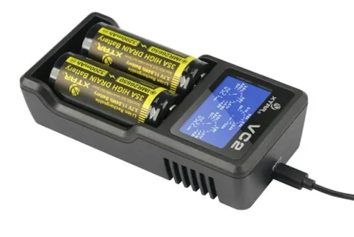Ladegerät für Lithium-Ionen Akkus mit LC Display und Micro USB-Eingang
