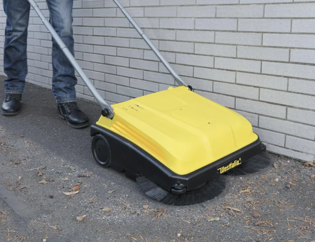 Hybrid Kehrmaschine