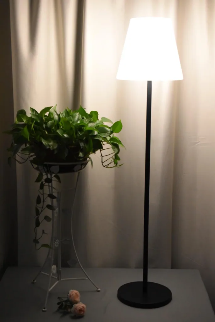 LED Solar Aussenlampe mit 32 LED