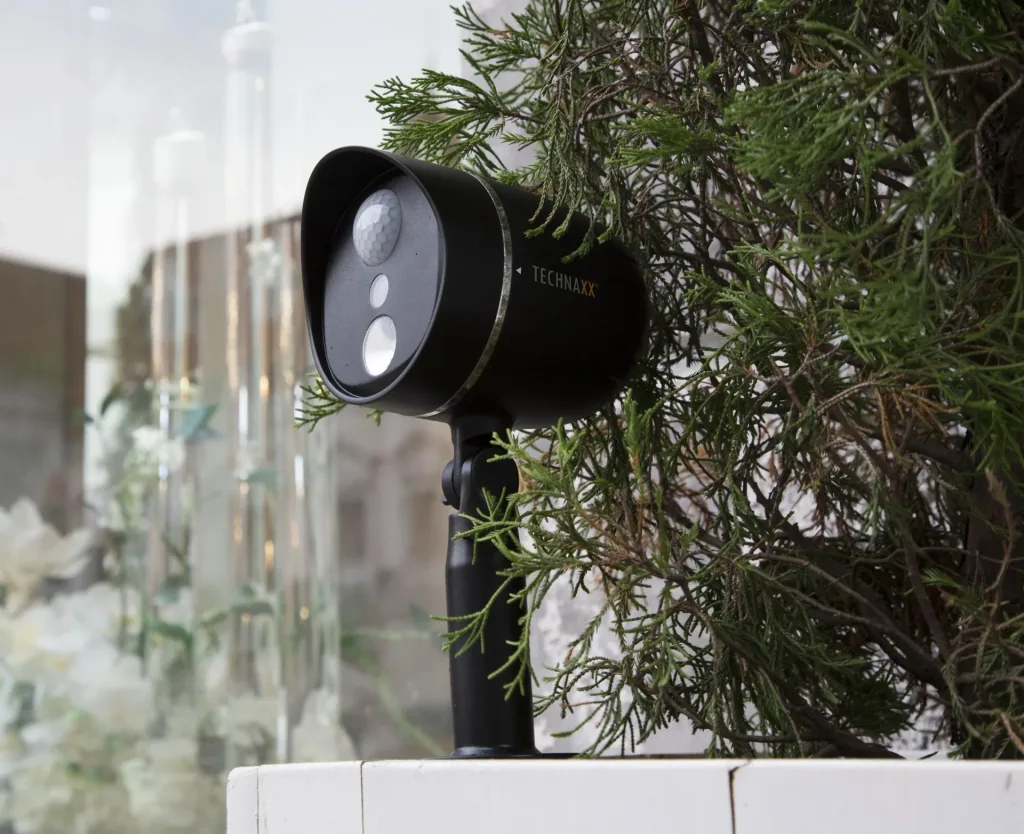HD Außenkamera mit LED Leuchte und Bewegungserkennung - schwarz