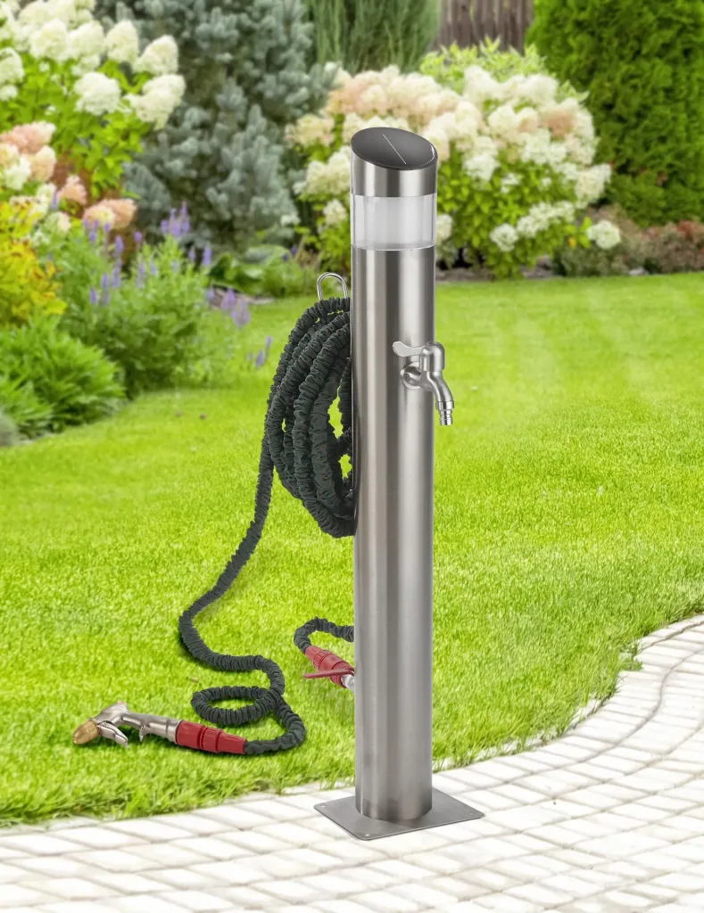 Edelstahl-Wassersäule + Solar Edelstahl-Leuchte