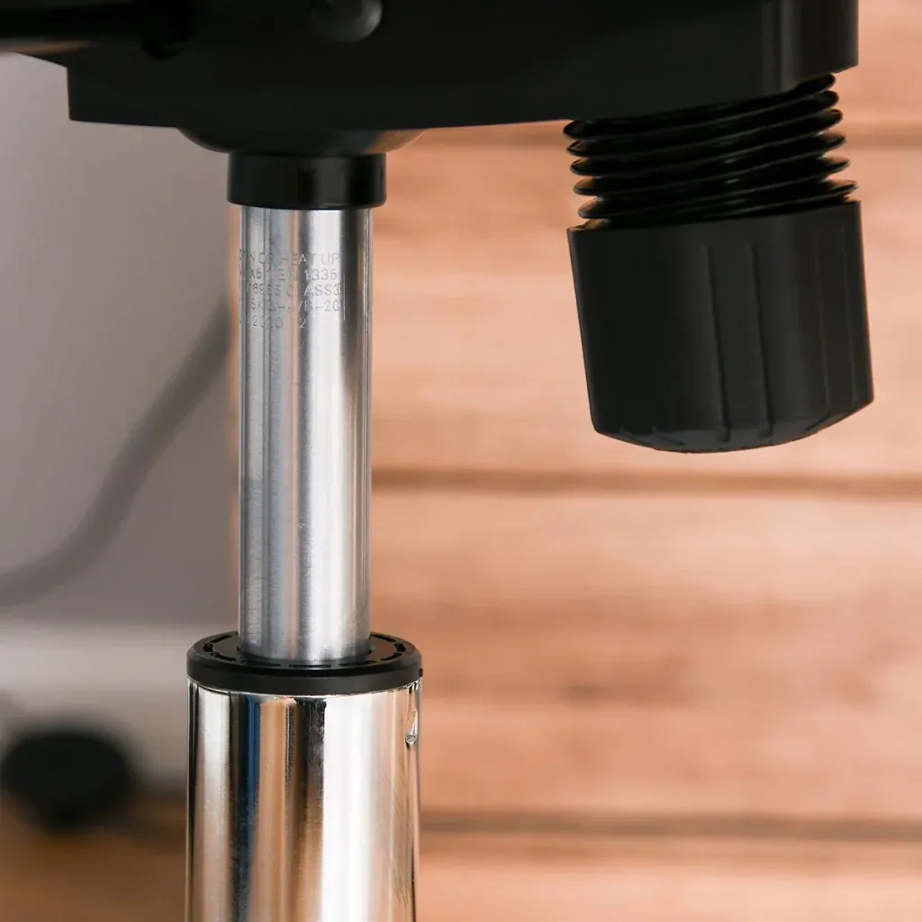 Bürostuhl ergonomisch geformt schwarz
