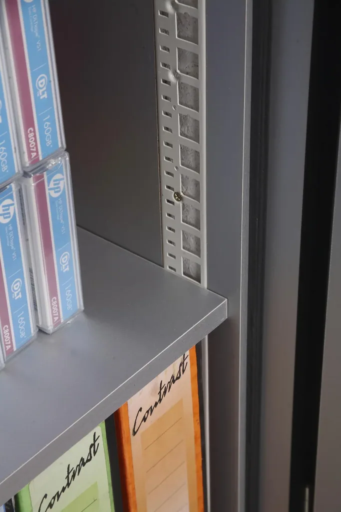 Datenschutztresor Data Commander Außenmaße 1685 x 690 x 720 mm, mit Schlüsselschloss