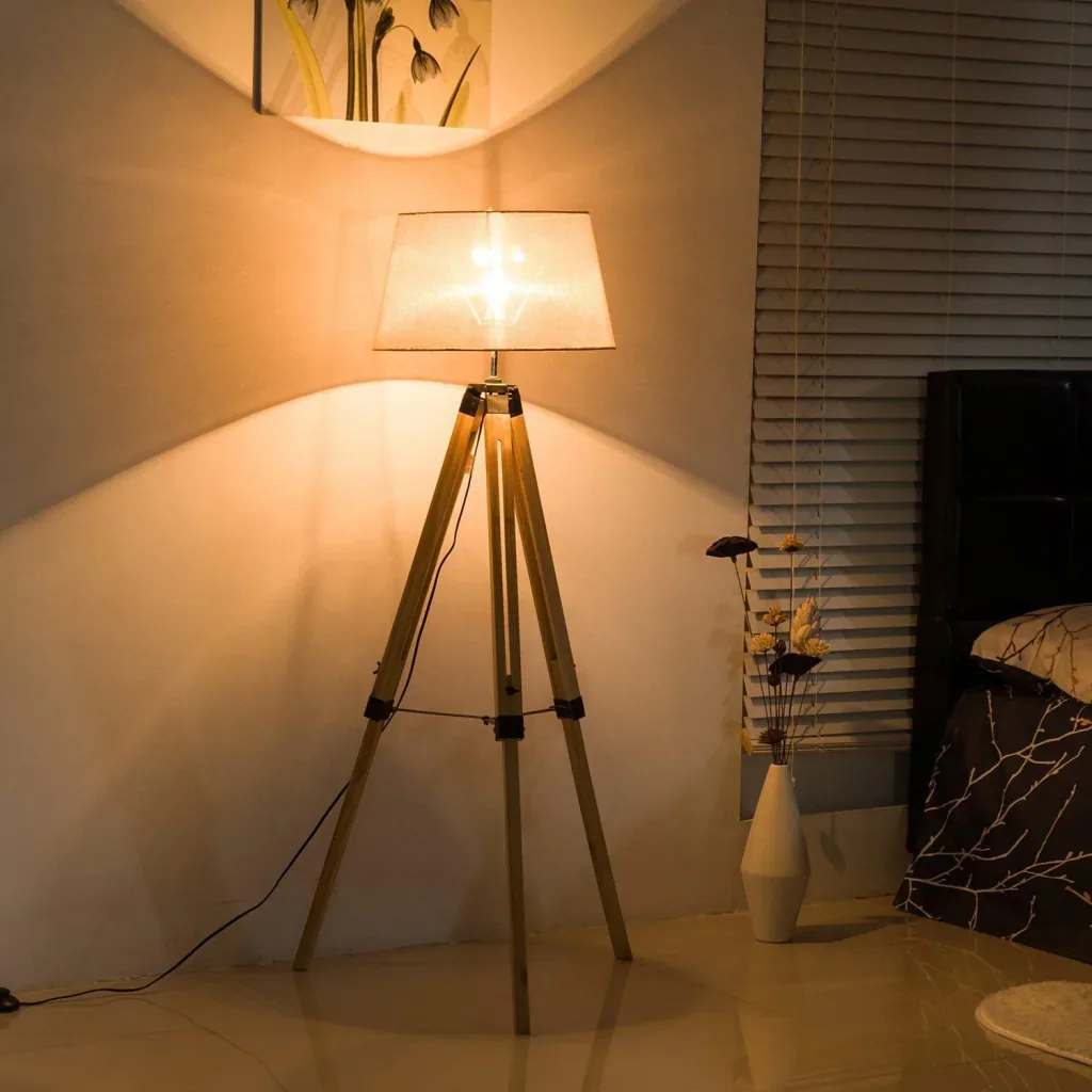 Stehlampe Dreibein höhenverstellbar 99-143cm E27 Kiefer Grau