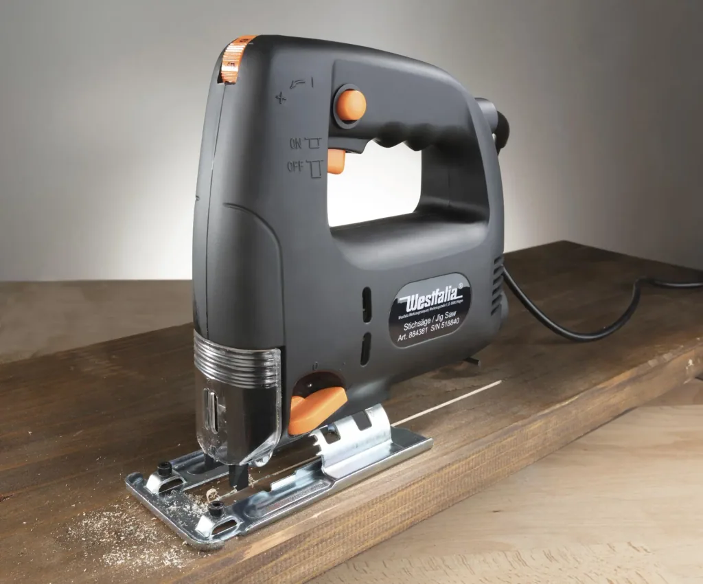 Pendelhub Stichsäge 710 Watt mit 5-teiligem Sägeblatt-Set