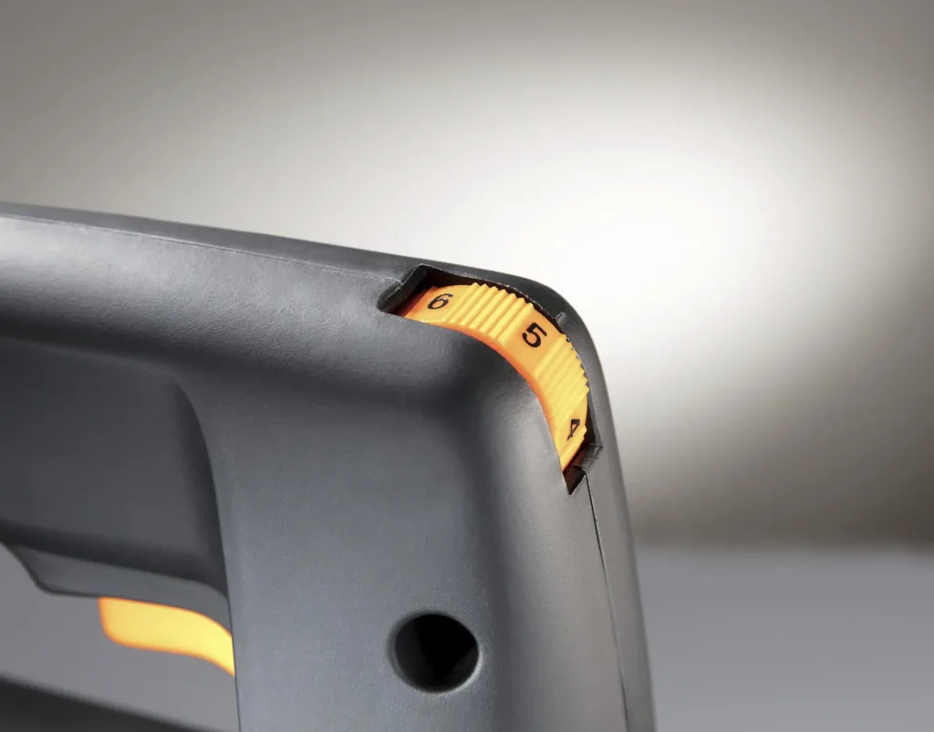 Pendelhub Stichsäge 710 Watt mit 5-teiligem Sägeblatt-Set