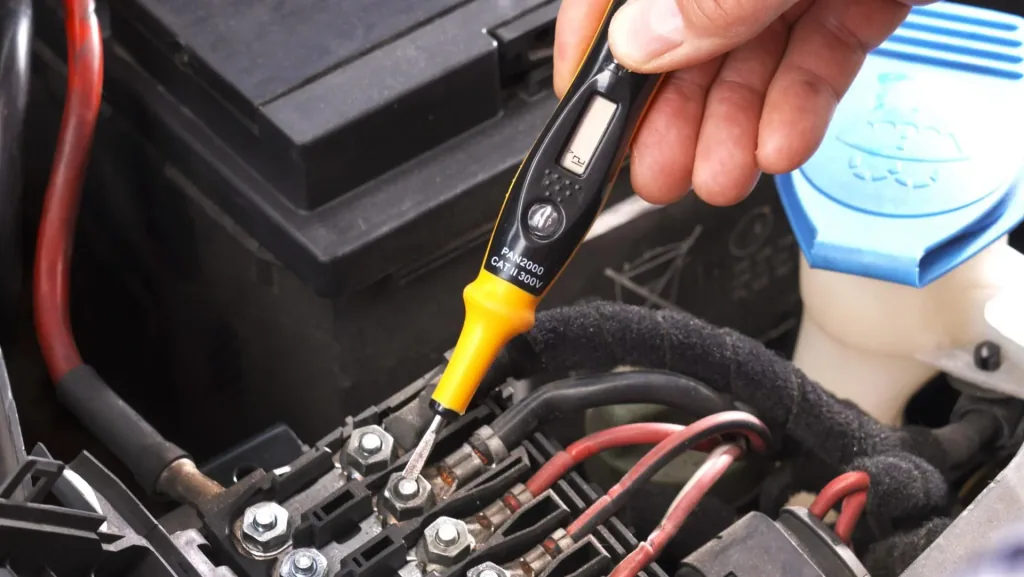 Spannungsprüfer, 1-polig mit LCD-Anzeige, 12-220 V AC/ 12-36 V DC