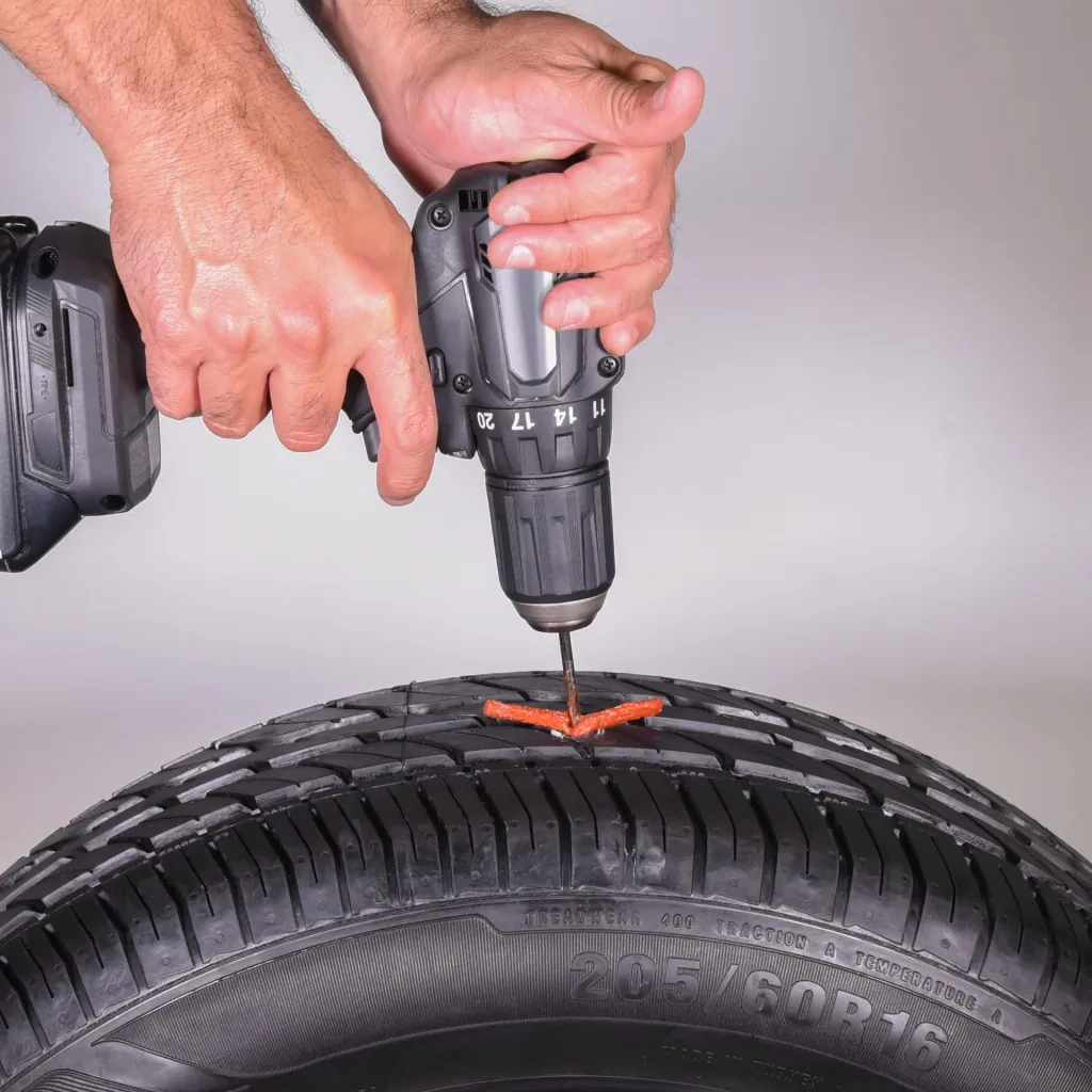 Reifenpannenset, Einsetzen von Gummistreifen mit Bohrer, Drill Bit Plug Kit