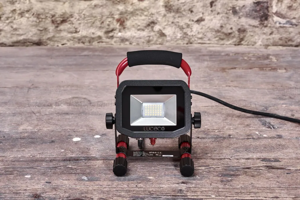 LED Baustrahler, 1800 Lumen, 22 Watt, 5000K, 2m Zuleitung
