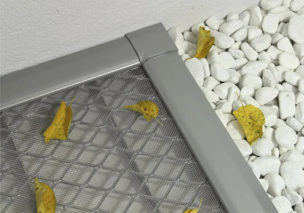 Profi Lichtschachtabdeckung mit Alu Gewebe
