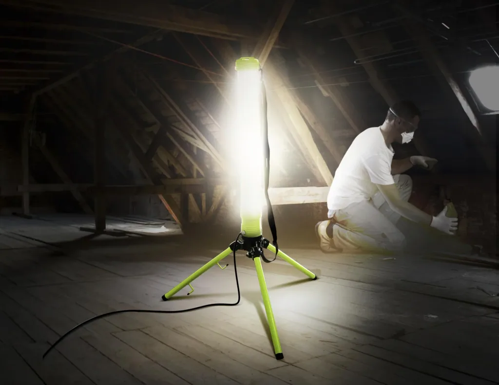 Arbeitsleuchte mit 360° Ausleuchtung