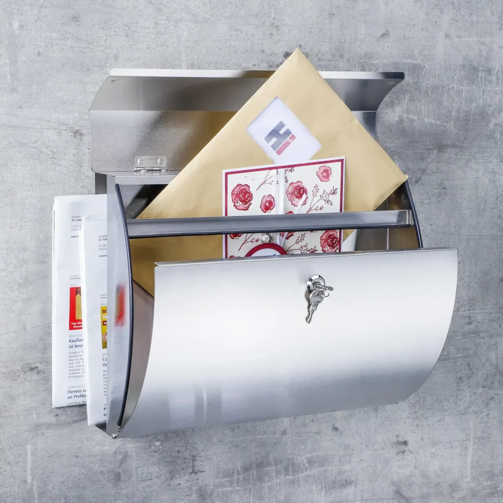 Briefkasten aus Edelstahl mit Zeitungsfach